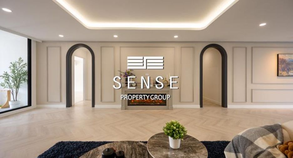 For sale 3 bedrooms condo in Khlong Toei, Bangkok