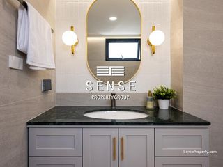 For sale 3 bedrooms condo in Khlong Toei, Bangkok