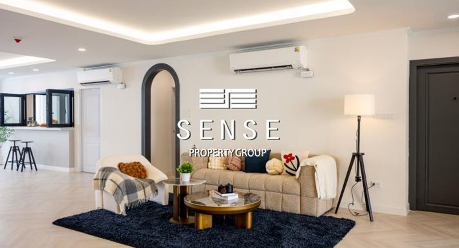 For sale 3 bedrooms condo in Khlong Toei, Bangkok