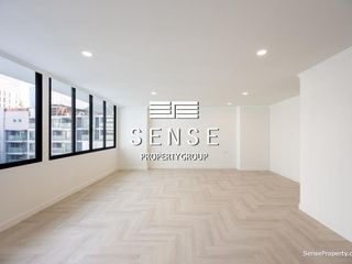 For sale 3 bedrooms condo in Khlong Toei, Bangkok