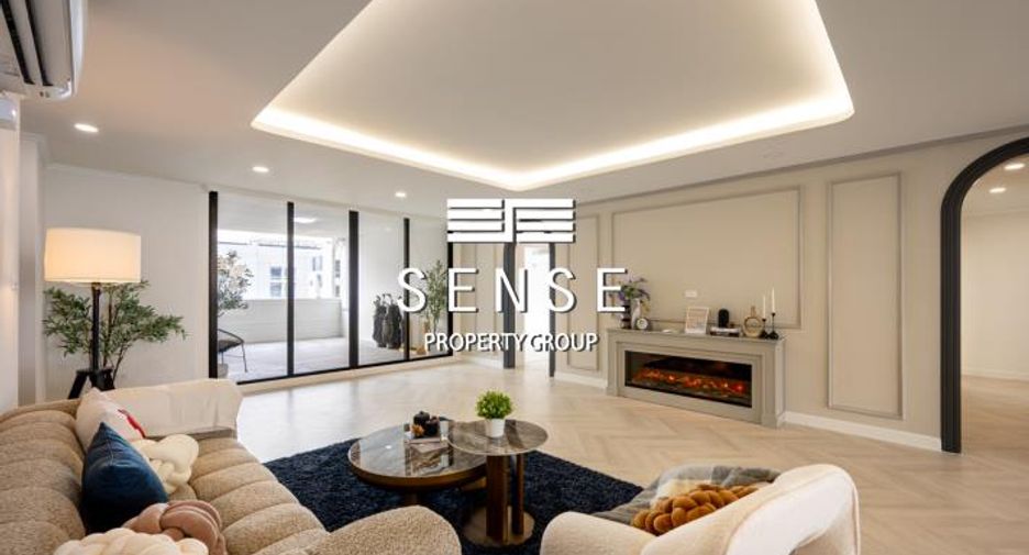 For sale 3 bedrooms condo in Khlong Toei, Bangkok
