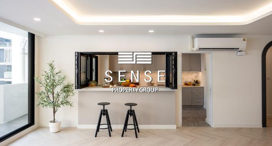 For sale 3 bedrooms condo in Khlong Toei, Bangkok