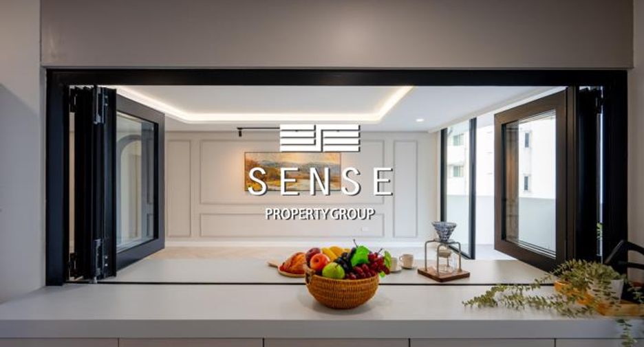 For sale 3 bedrooms condo in Khlong Toei, Bangkok