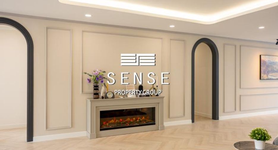For sale 3 bedrooms condo in Khlong Toei, Bangkok