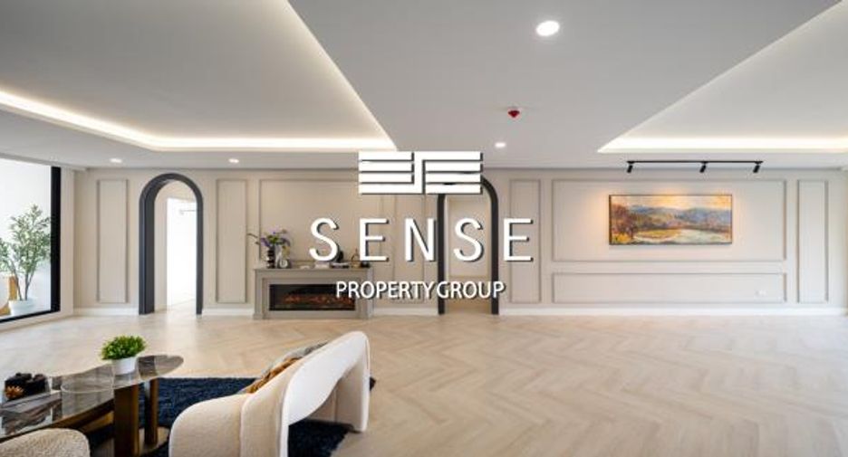 For sale 3 bedrooms condo in Khlong Toei, Bangkok