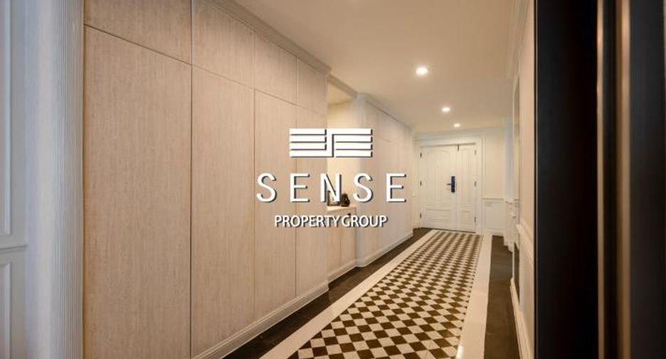 For sale 3 bedrooms condo in Khlong Toei, Bangkok