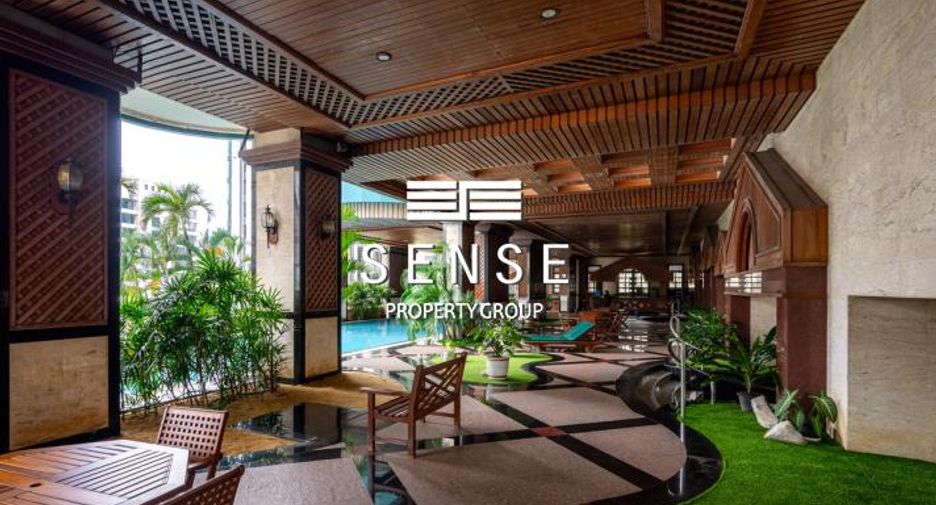 For sale 3 bedrooms condo in Khlong Toei, Bangkok