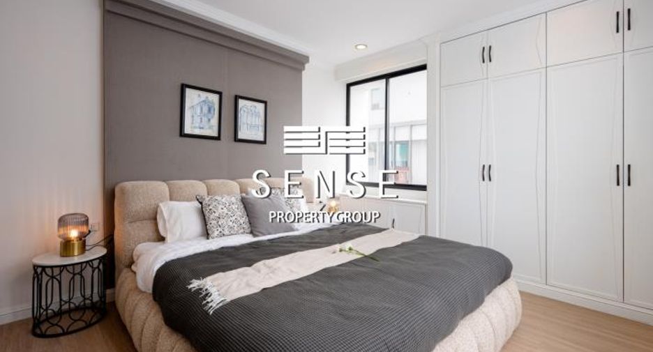 For sale 3 bedrooms condo in Khlong Toei, Bangkok