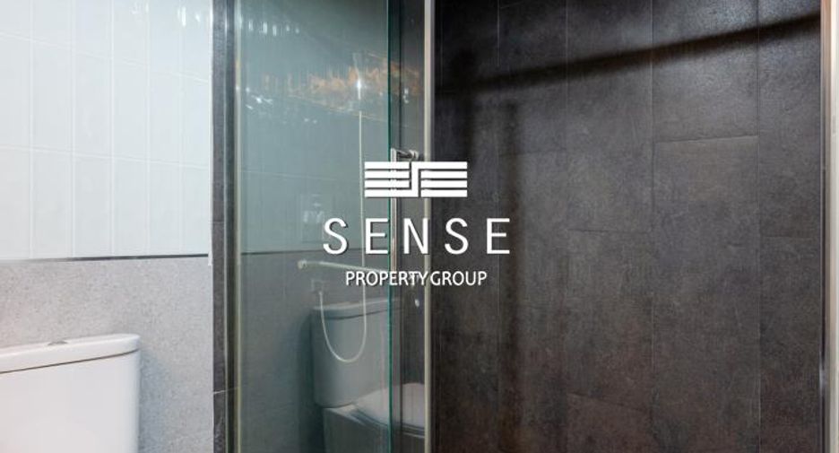 For sale 3 bedrooms condo in Khlong Toei, Bangkok