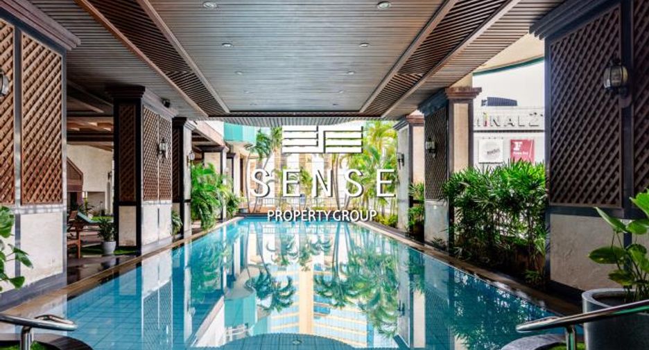 For sale 3 bedrooms condo in Khlong Toei, Bangkok