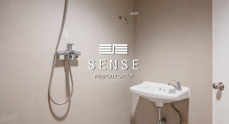 For sale 3 bedrooms condo in Khlong Toei, Bangkok