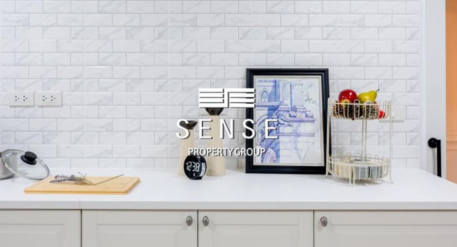 For sale 3 bedrooms condo in Khlong Toei, Bangkok