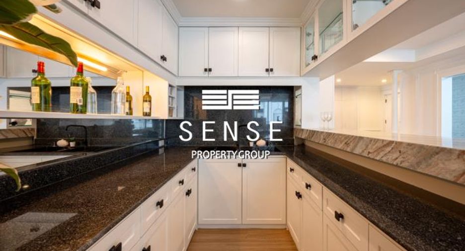 For sale 3 bedrooms condo in Khlong Toei, Bangkok