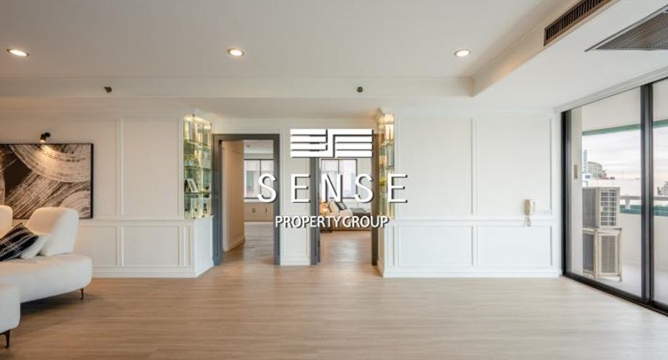 For sale 3 bedrooms condo in Khlong Toei, Bangkok