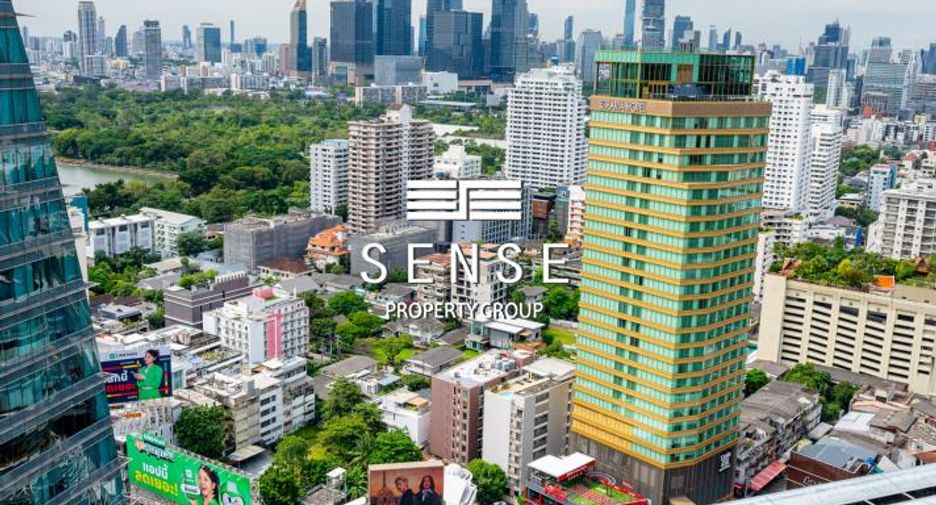 For sale 3 bedrooms condo in Khlong Toei, Bangkok