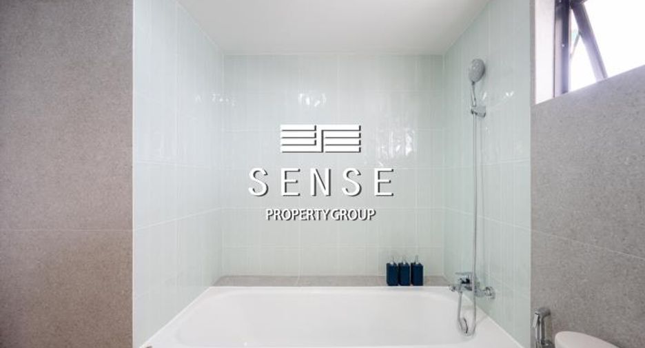 For sale 3 bedrooms condo in Khlong Toei, Bangkok