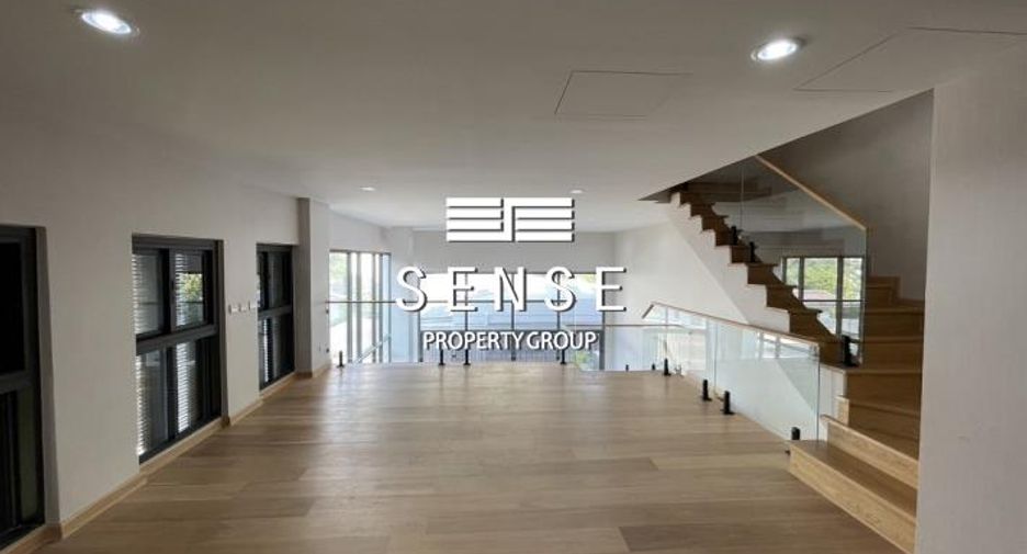 For rent 3 bedrooms house in Khlong Toei, Bangkok