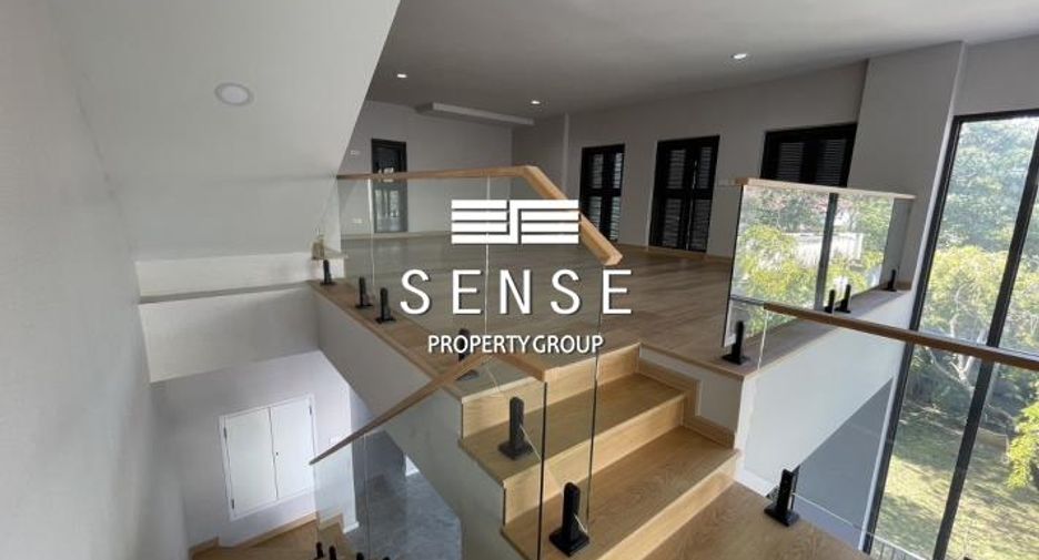 For rent 3 bedrooms house in Khlong Toei, Bangkok
