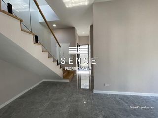 For rent 3 bedrooms house in Khlong Toei, Bangkok