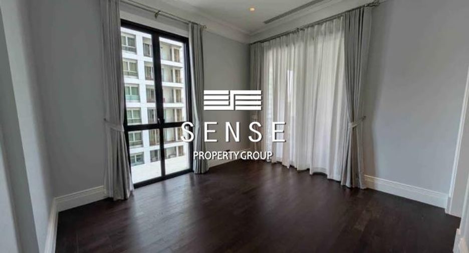 For rent 3 bedrooms condo in Pathum Wan, Bangkok