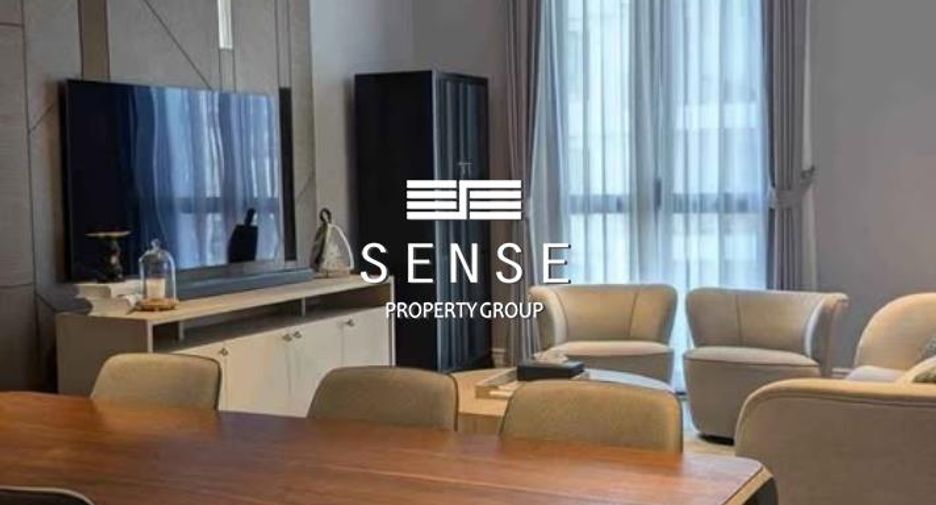 For rent 3 bedrooms condo in Pathum Wan, Bangkok