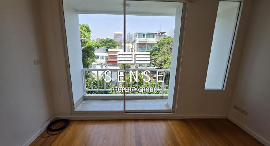 For rent 3 bedrooms condo in Sathon, Bangkok