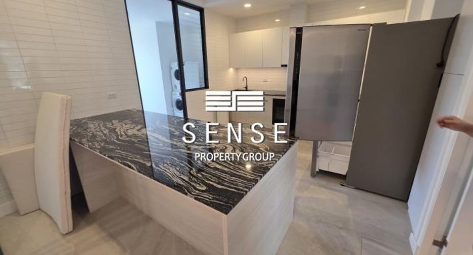 For rent 3 bedrooms condo in Sathon, Bangkok