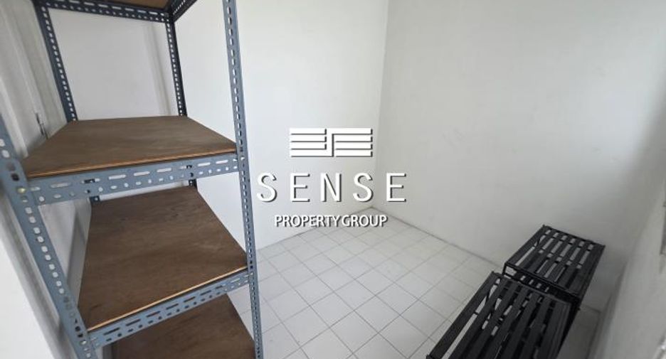 For rent 3 bedrooms condo in Sathon, Bangkok