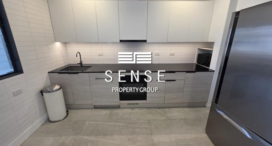 For rent 3 bedrooms condo in Sathon, Bangkok