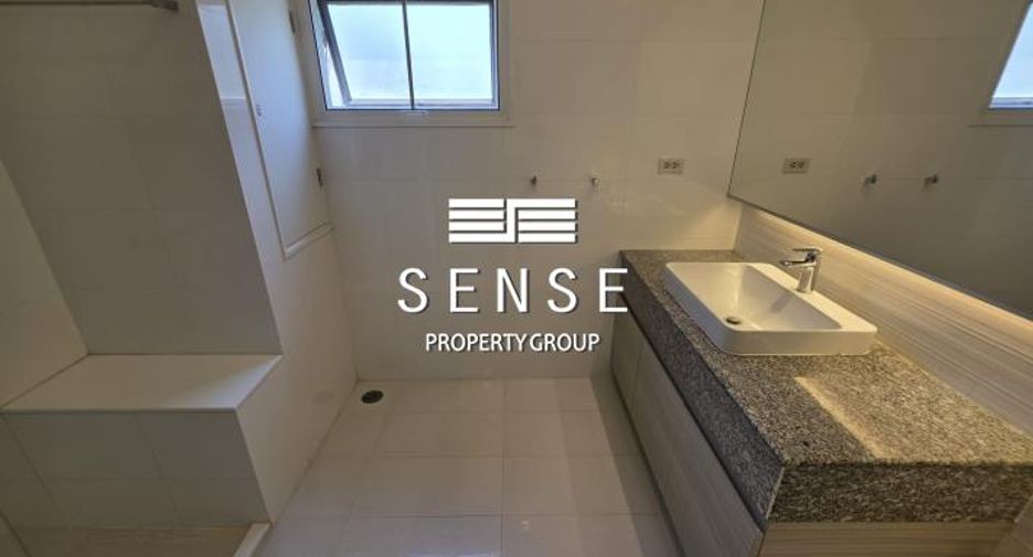 For rent 3 bedrooms condo in Sathon, Bangkok