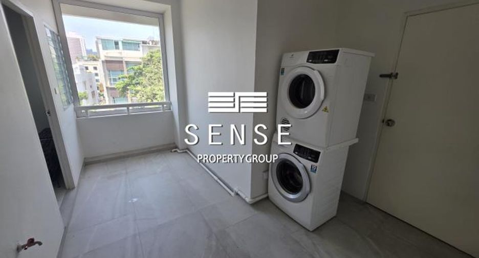 For rent 3 bedrooms condo in Sathon, Bangkok