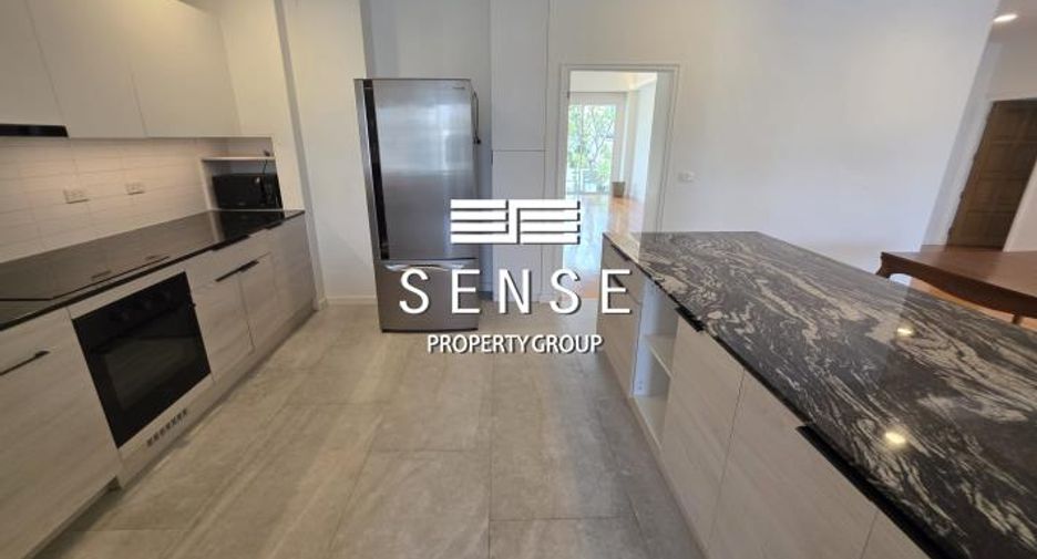 For rent 3 bedrooms condo in Sathon, Bangkok