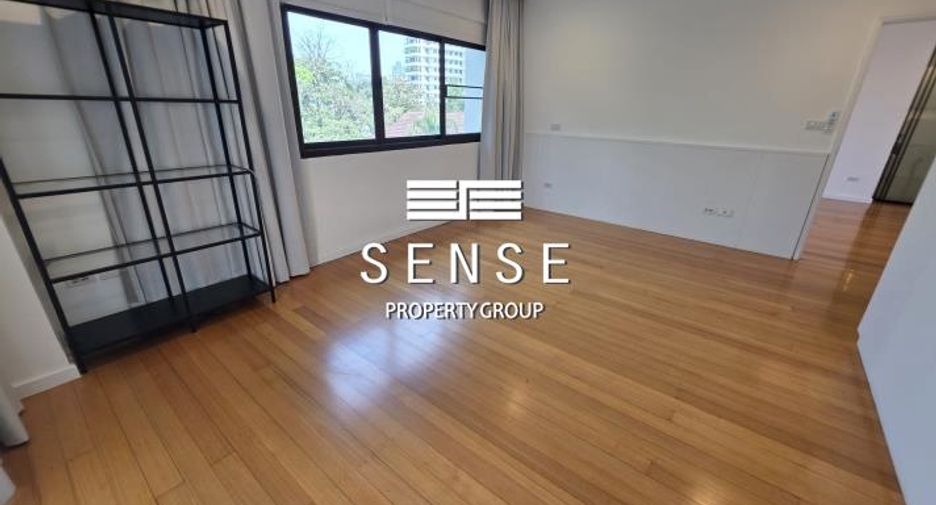 For rent 3 bedrooms condo in Sathon, Bangkok