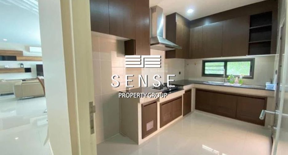 For rent 3 bedrooms house in Sathon, Bangkok