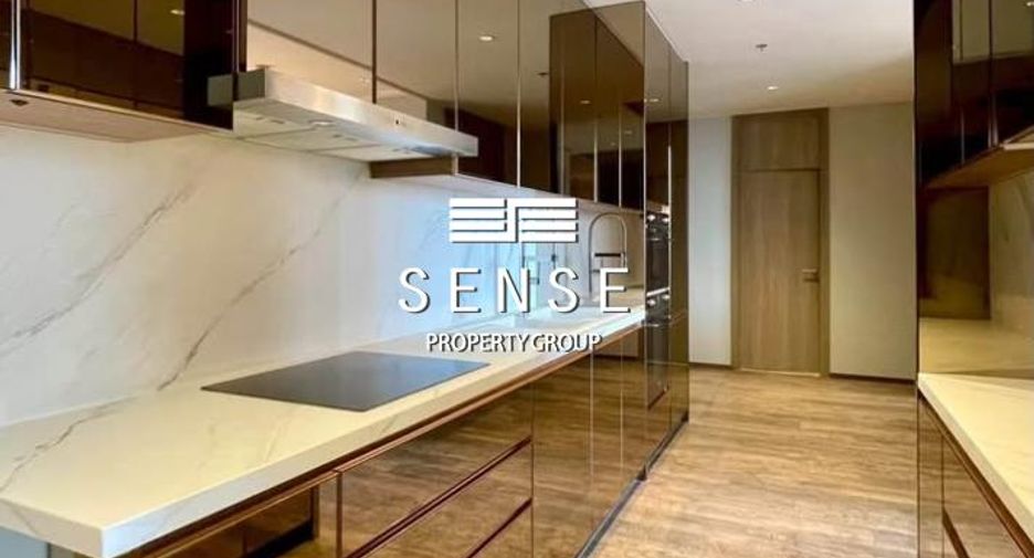 For rent 3 bedrooms condo in Pathum Wan, Bangkok