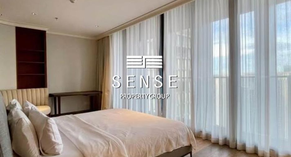For rent 3 bedrooms condo in Pathum Wan, Bangkok