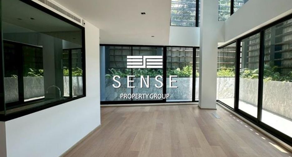 For rent 2 bedrooms condo in Watthana, Bangkok