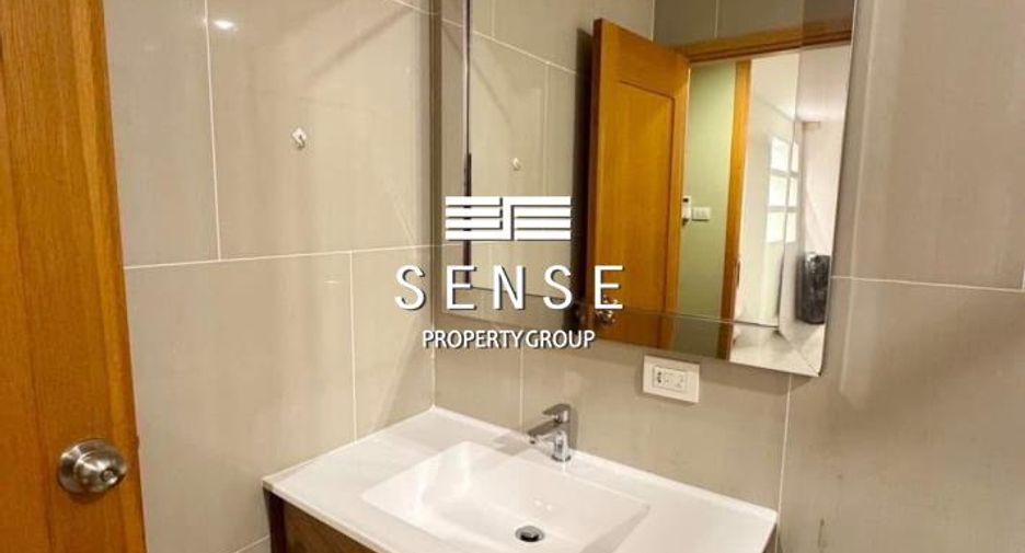 For rent 2 bedrooms condo in Sathon, Bangkok