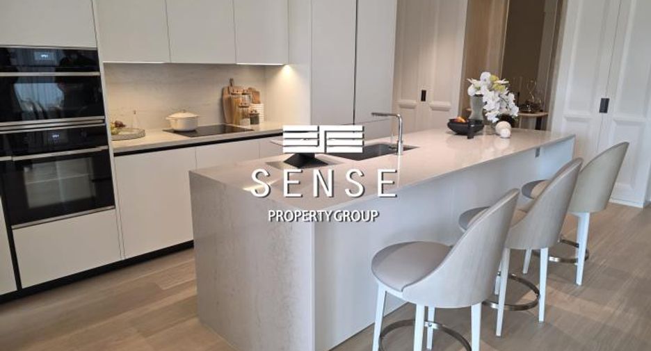 For sale 4 bedrooms condo in Khlong Toei, Bangkok