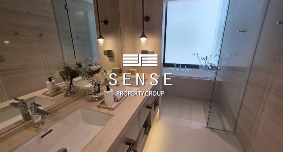 For sale 4 bedrooms condo in Khlong Toei, Bangkok
