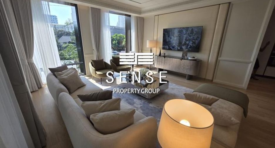For sale 3 bedrooms condo in Khlong Toei, Bangkok
