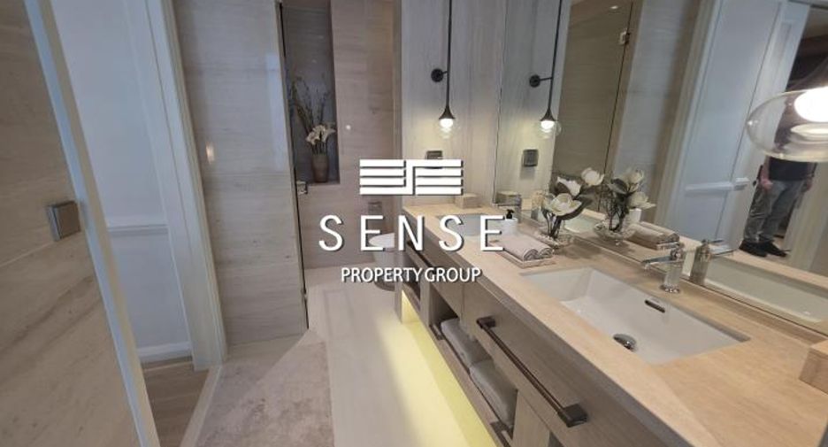 For sale 3 bedrooms condo in Khlong Toei, Bangkok