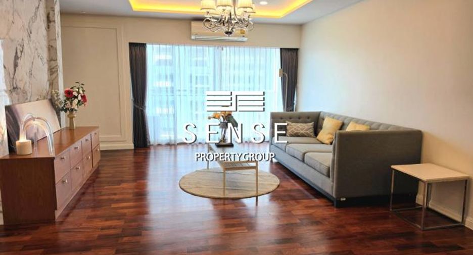 For rent 3 bedrooms condo in Sathon, Bangkok
