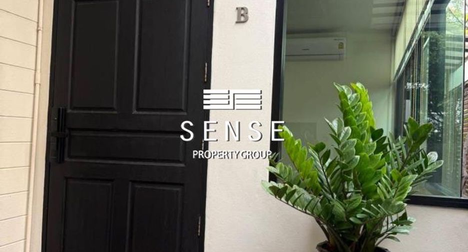 For rent 3 bedrooms condo in Khlong Toei, Bangkok