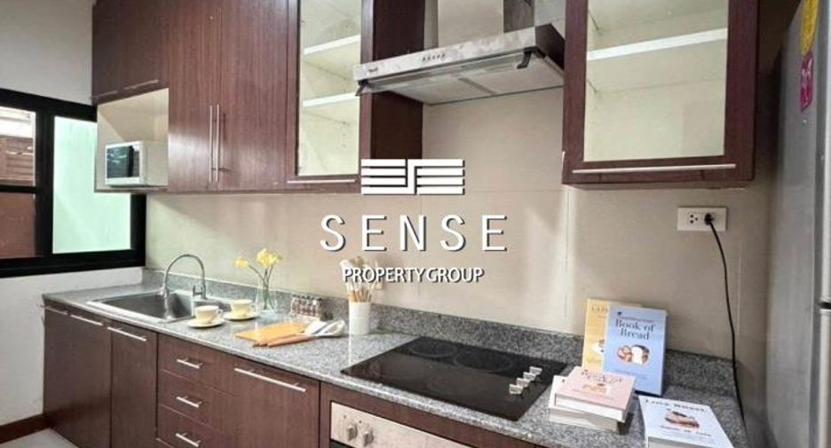 For rent 3 bedrooms condo in Khlong Toei, Bangkok