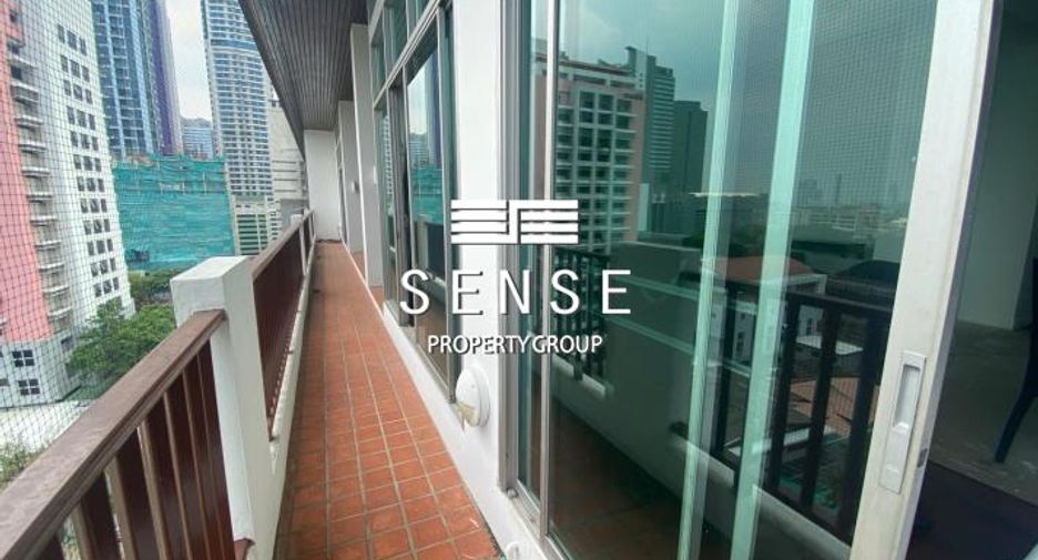 For rent 4 bedrooms condo in Sathon, Bangkok
