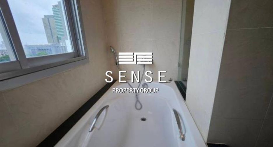 For rent 4 bedrooms condo in Sathon, Bangkok