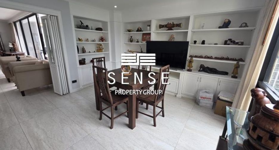 For rent 3 bedrooms condo in Pathum Wan, Bangkok