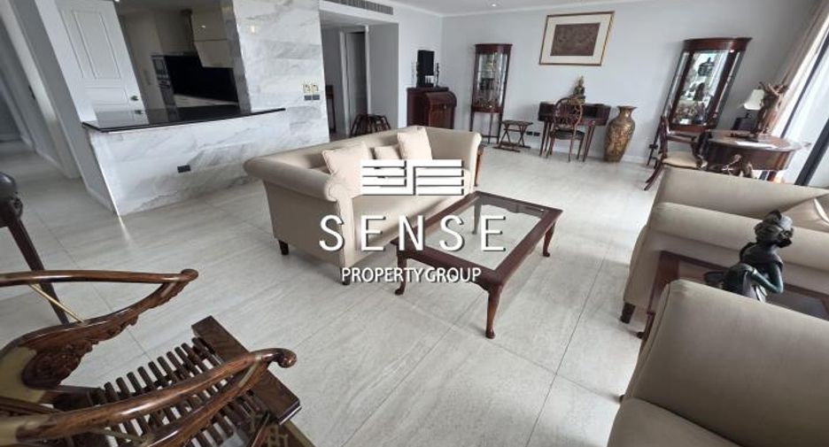 For rent 3 bedrooms condo in Pathum Wan, Bangkok