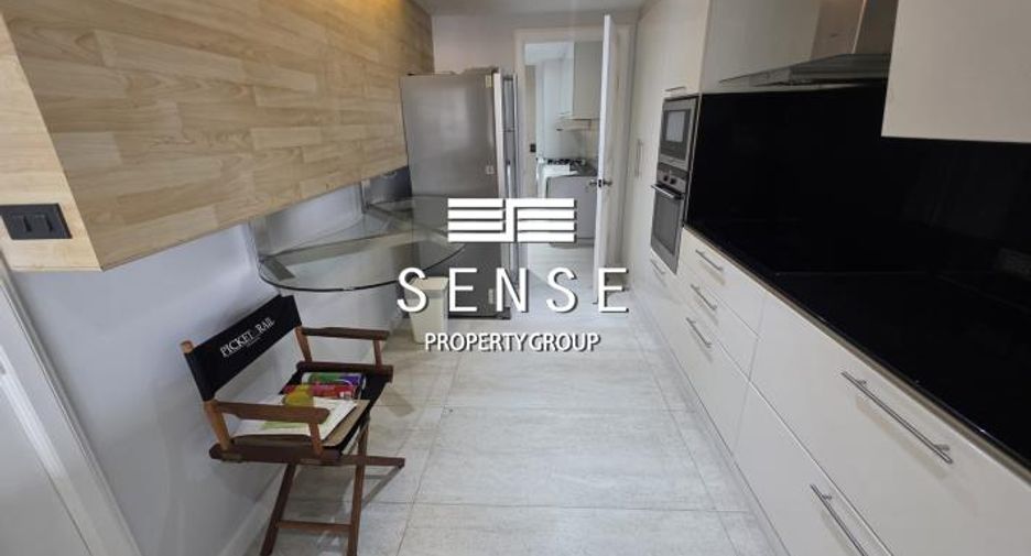 For rent 3 bedrooms condo in Pathum Wan, Bangkok